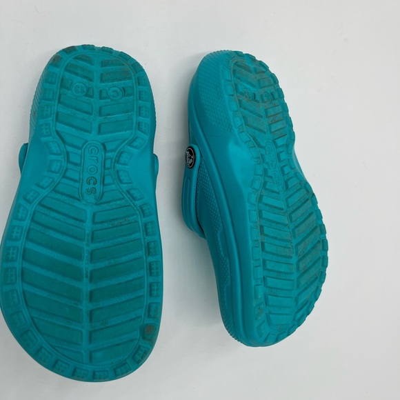 Toddler/kid child size 13 crocs blue lined/sherpa - Picture 6 of 6